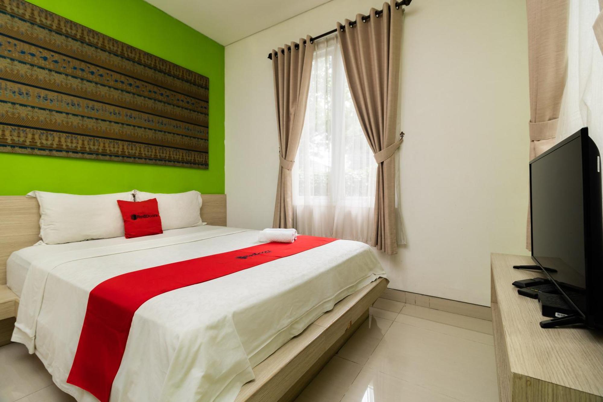 Reddoorz Syariah Near Prasetya Mulya Cilandak Campus Jacarta Exterior foto