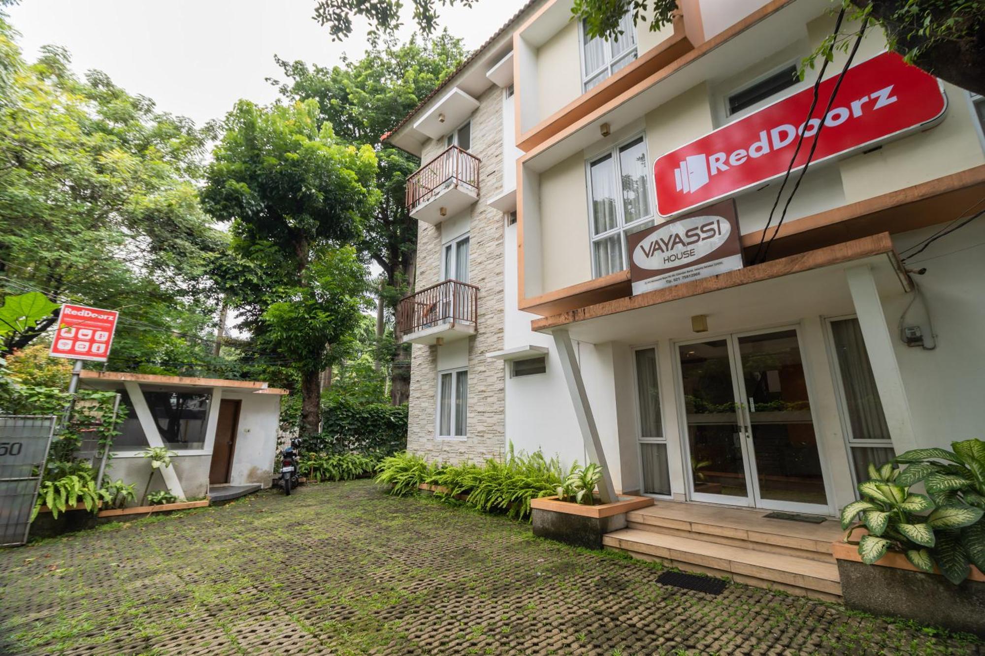 Reddoorz Syariah Near Prasetya Mulya Cilandak Campus Jacarta Exterior foto